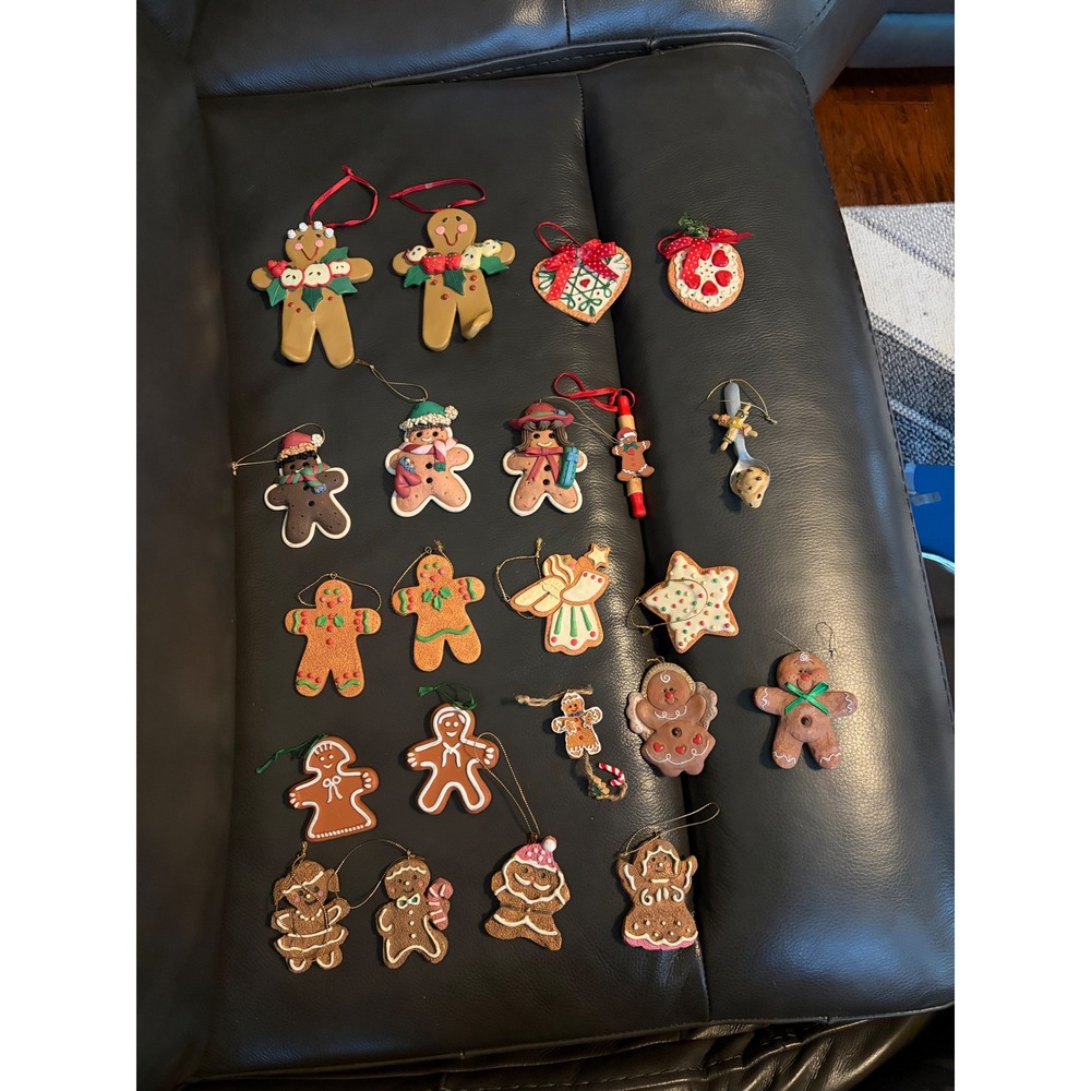 22 Gingerbread‎ themed ornaments